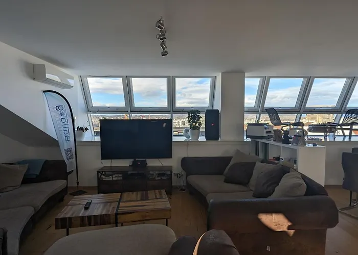 Διαμέρισμα Citypenthousestay With Terrace And Whirlpool Near Center